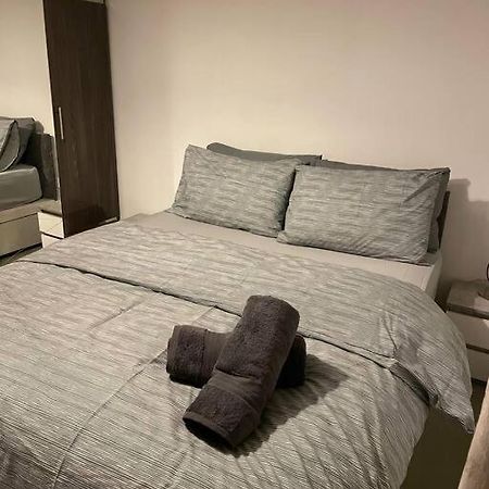 1 Bedroom Apartment Royal Docks Londres Exterior foto